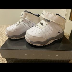 Jordan kids sneakers, like new, in box. Size 5c.